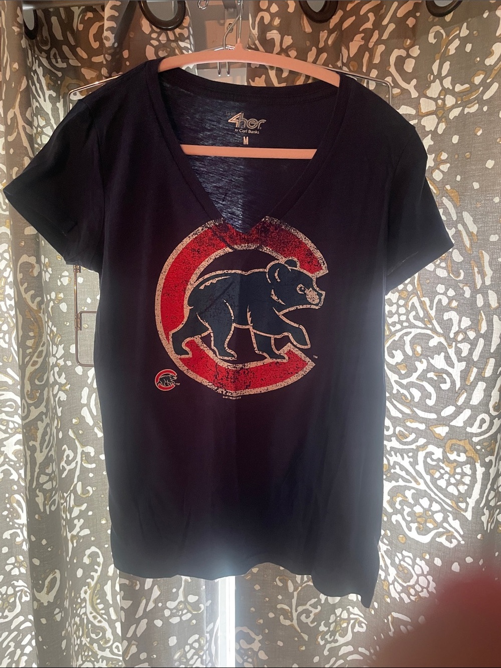 4her Chicago Bears Womens Black V-Neck Graphic Tee - Red Bear Logo